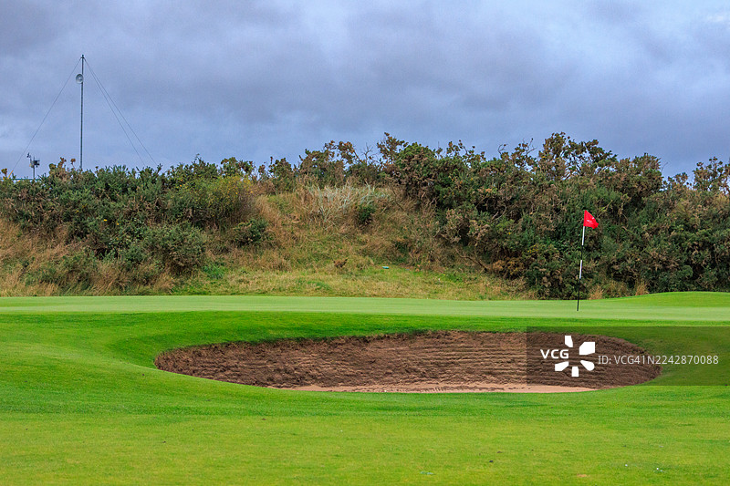 苏格兰圣安德鲁斯皇家古老高尔夫俱乐部禧年球场的沙坑图片素材