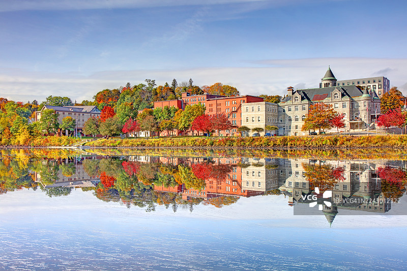 缅因州奥古斯塔的秋天图片素材