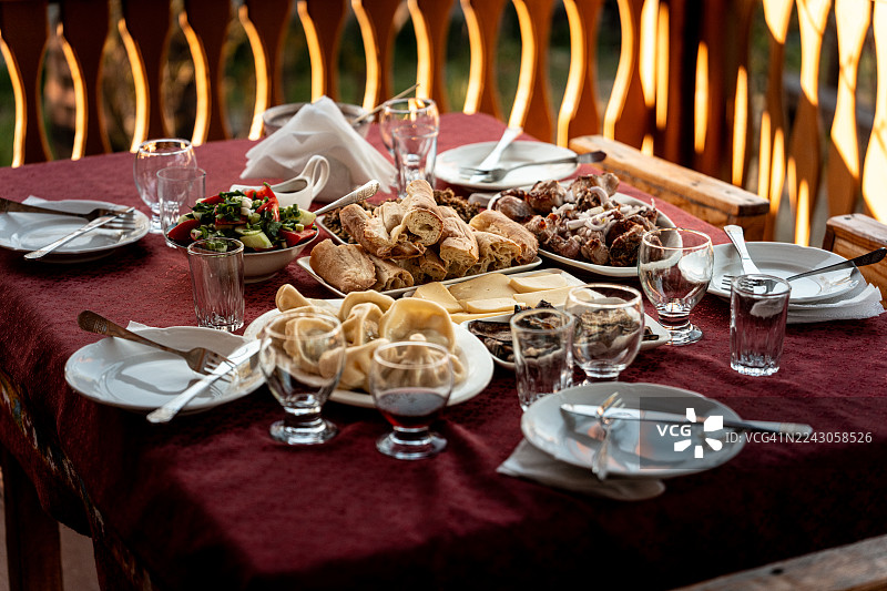 格鲁吉亚家庭晚餐图片素材