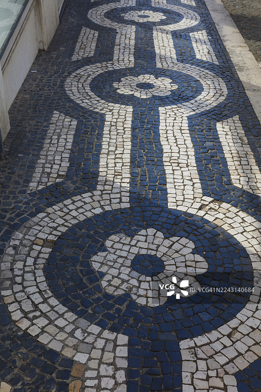里斯本街道上的马赛克铺装图片素材