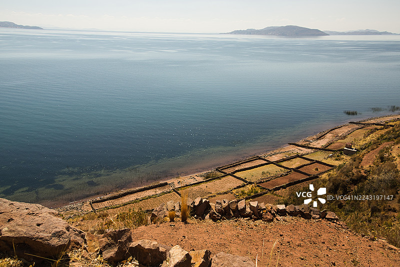 农业区。的的喀喀湖。塔奇拉岛图片素材