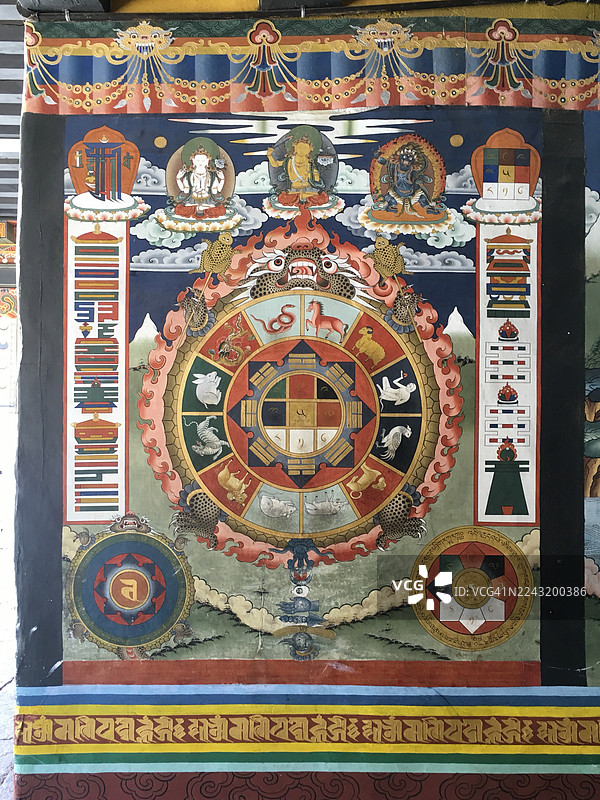 不丹普那卡宗寺墙壁上的艺术作品。图片素材