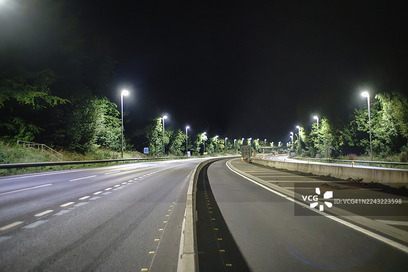 南安普顿附近的M27空旷路段。图片素材