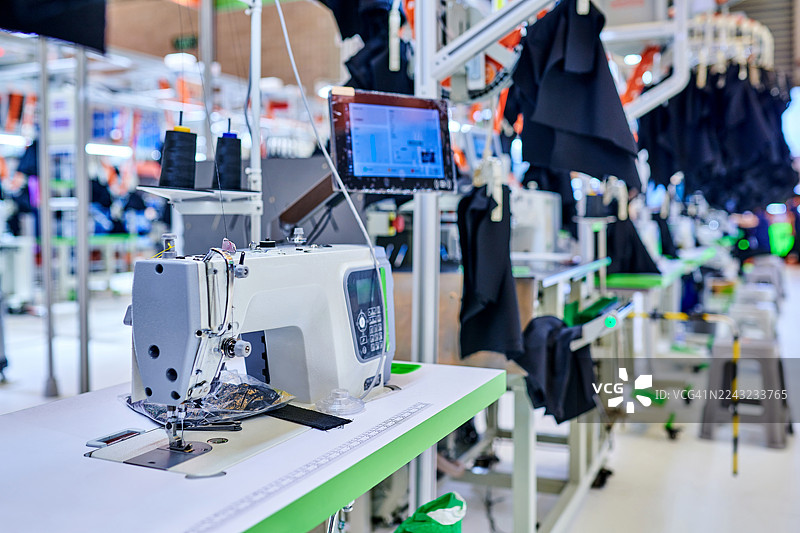 现代化服装厂的生产车间图片素材