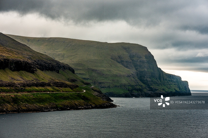 法罗群岛的海蚀悬崖图片素材