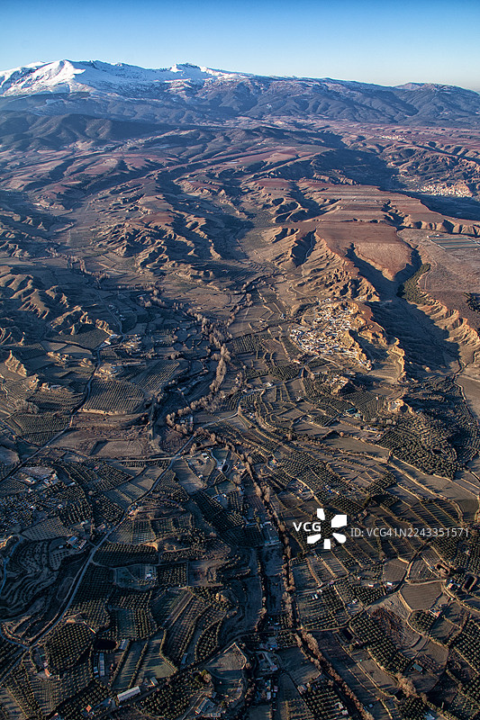 西班牙安达卢西亚格拉纳达省瓜迪克斯附近的喀斯特地貌航拍图图片素材