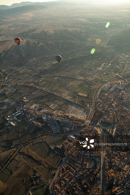 西班牙安达卢西亚格拉纳达省瓜迪克斯市的鸟瞰图图片素材