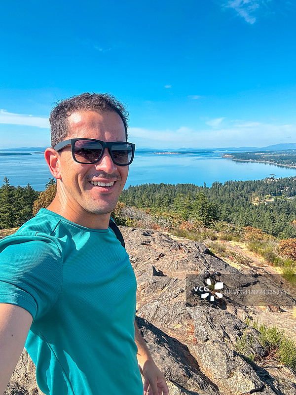 道格拉斯山顶上的男人，维多利亚图片素材