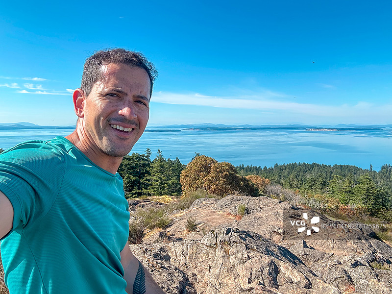 维多利亚道格拉斯山顶的男人图片素材