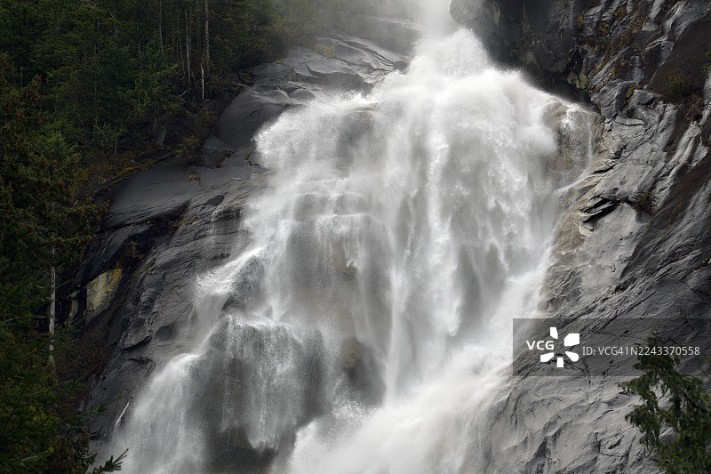 加拿大不列颠哥伦比亚省斯阔米什的香农瀑布图片素材