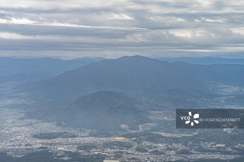 从飞机上俯瞰日本奈良的金刚山图片素材
