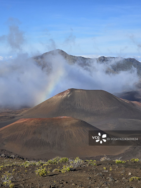哈雷阿卡拉国家公园的彩虹图片素材