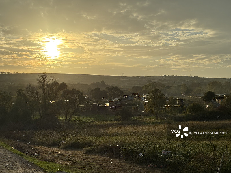 埃尔巴桑村的有机丰收日图片素材