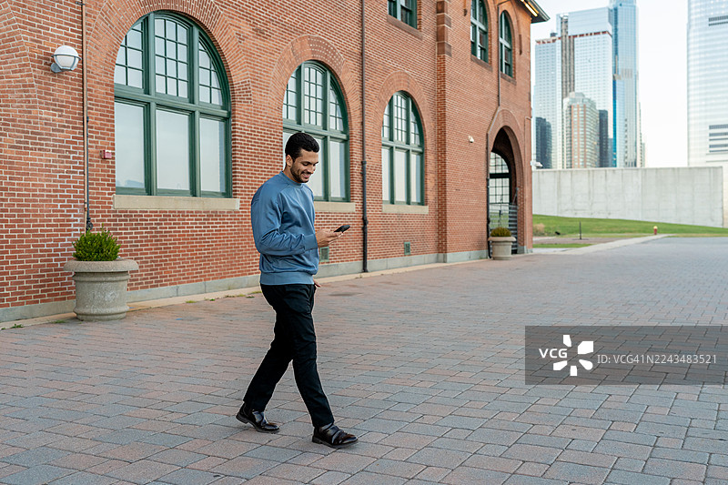 自由州立公园里的男人，新泽西州图片素材