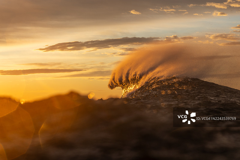 金色的喷雾 @ 第13海滩图片素材