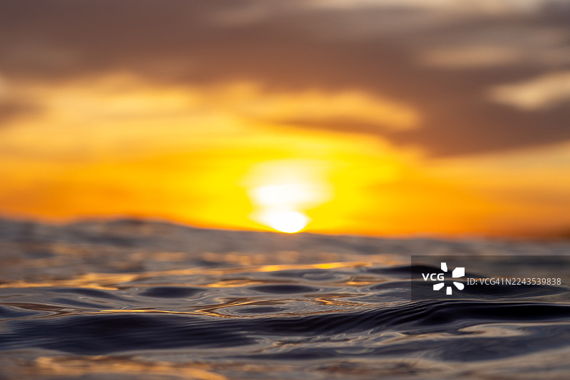 第13海滩的金色日出图片素材