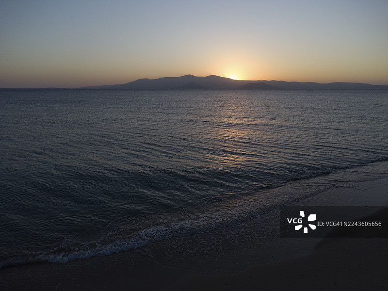 希腊纳克索斯岛马拉斯海滩，基克拉泽斯群岛，爱琴海图片素材