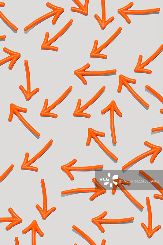 橙色箭头指向不同随机方向图片素材