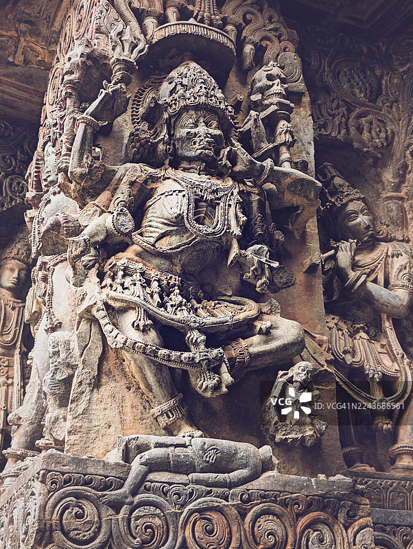 霍伊萨拉什瓦拉神庙，又称哈莱比杜神庙，是位于印度卡纳塔克邦哈莱比杜的一座12世纪印度教神庙，供奉湿婆神，这里曾是霍伊萨拉王朝的旧都。作为“霍伊萨拉神圣建筑群”的一部分，已被列为联合国教科文组织世界遗产。图片素材