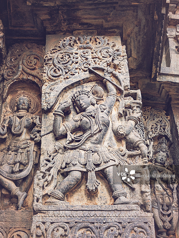 霍伊萨拉什瓦拉神庙,又称哈莱比杜神庙,是一座建于12世纪的印度教神庙,供奉湿婆神,位于印度卡纳塔克邦的哈莱比杜,曾是霍伊萨拉王朝的首都。该寺庙是联合国教科文组织世界遗产,是“霍伊萨拉神圣建筑群”的一部分。图片素材