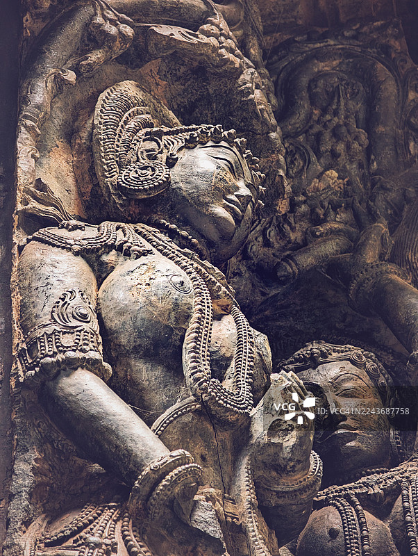 霍伊萨拉什瓦拉神庙（Hoysaleshwara temple），又称哈莱比杜神庙（Halebidu temple），是位于印度卡纳塔克邦哈莱比杜的一座12世纪印度教神庙，供奉湿婆神，这里曾是霍伊萨拉王朝的首都。它是联合国教科文组织世界遗产，属于“霍伊萨拉王朝的圣地组合”。图片素材