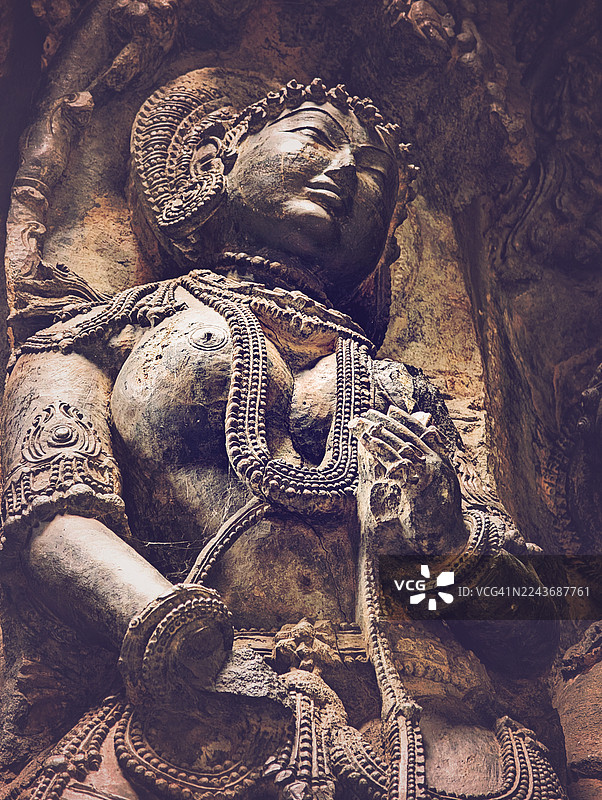 霍萨拉什瓦拉寺（Hoysaleshwara temple）又称黑勒比杜寺（Halebidu temple），是位于印度卡纳塔克邦黑勒比杜的一座12世纪印度教神庙，供奉湿婆神，曾是霍萨拉王朝的首都。该寺是联合国教科文组织世界遗产“霍萨拉神圣建筑群”的一部分。图片素材