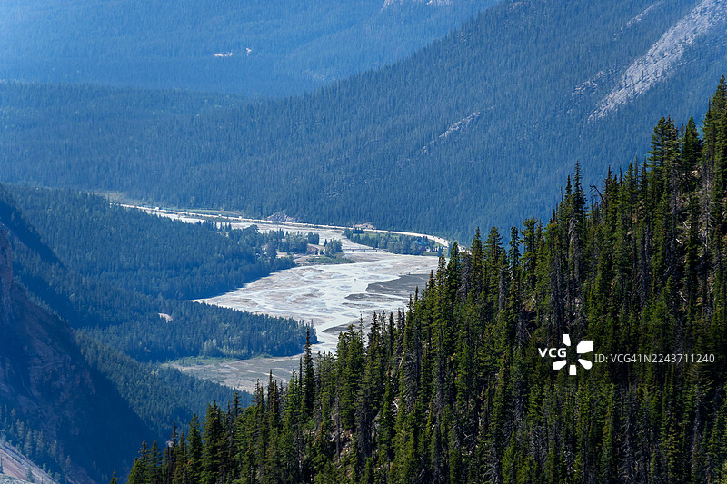 踢马河平原图片素材