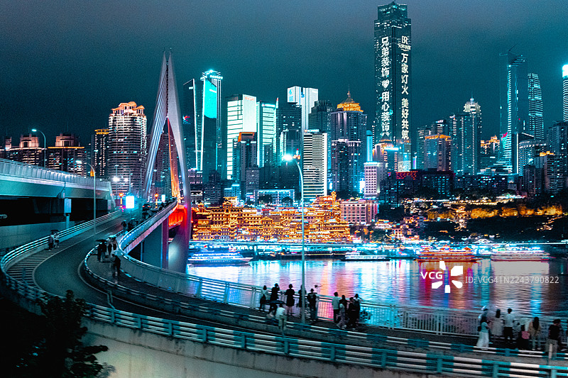 现代建筑与灯光——重庆天际线图片素材