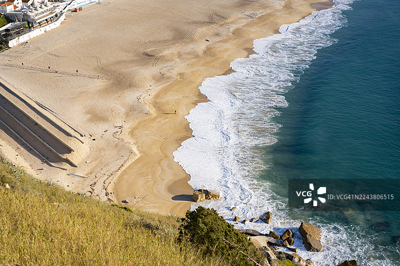 无人机视角下的纳扎雷海滩图片素材