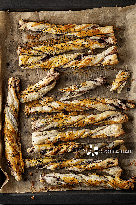 橄榄酥皮条。酥皮条。面包条。图片素材