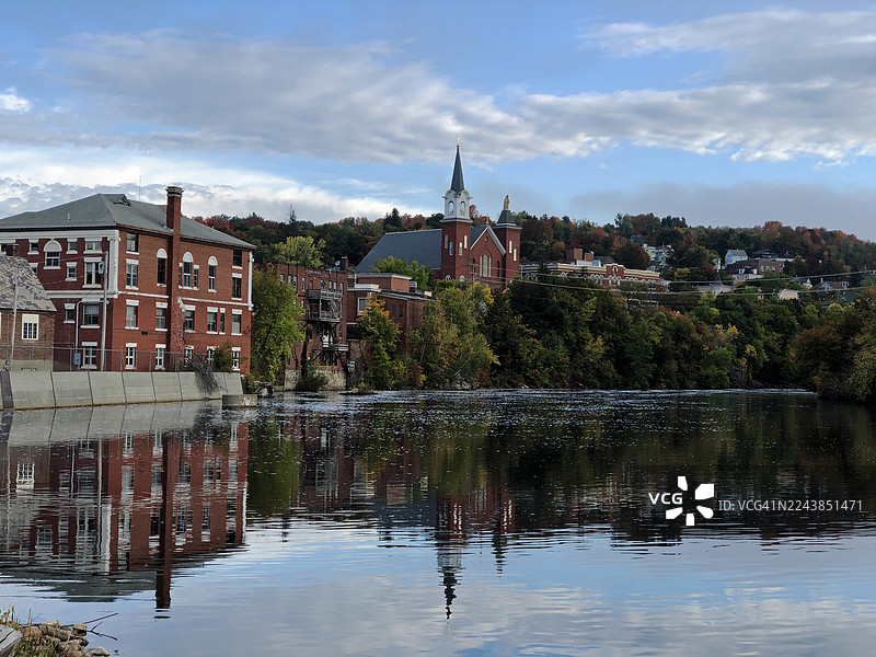 新罕布什尔州伯林市，安德罗斯科金河畔图片素材
