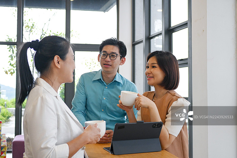 从想法到影响：卓越的市场营销策略图片素材