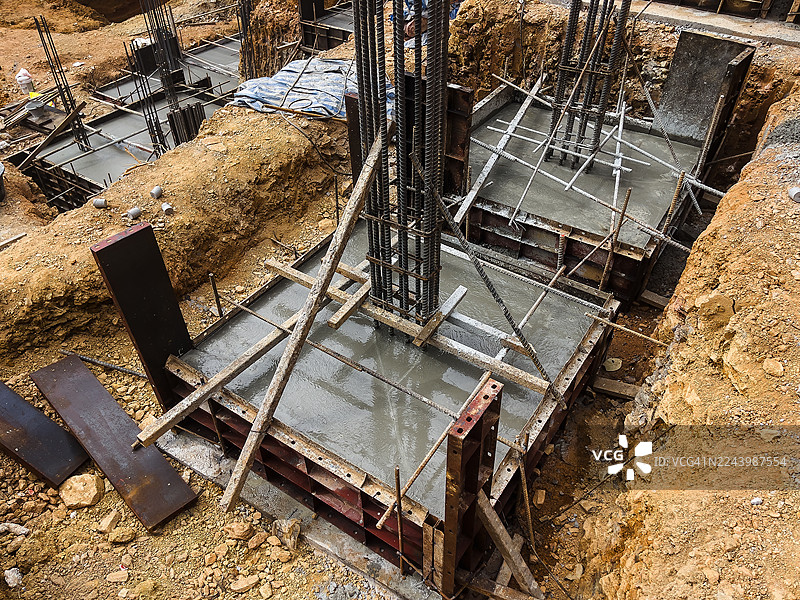 带有钢筋的混凝土基础底板图片素材