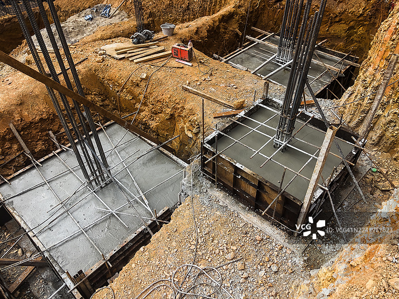 带钢筋的混凝土基础图片素材