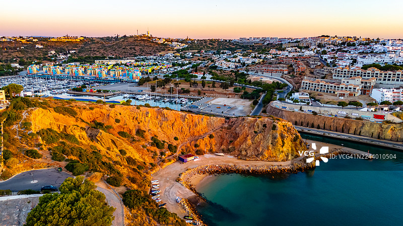 葡萄牙阿尔加维阿尔布费拉码头的鸟瞰图图片素材