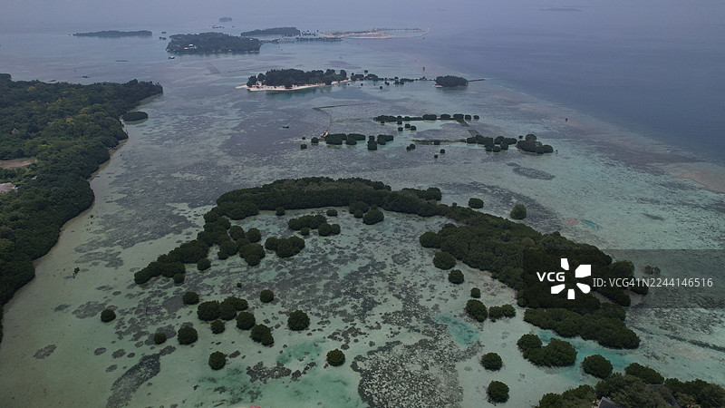 印度尼西亚雅加达千岛群岛的巴厘岛海滩图片素材
