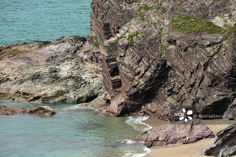 格林纳威海滩的板岩悬崖图片素材