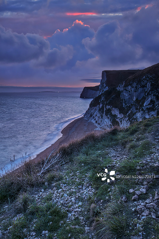 日落后不久的英国卢沃斯杜德尔门悬崖图片素材