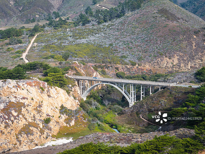 太平洋海岸公路大瑟尔段的加拉帕塔溪大桥图片素材