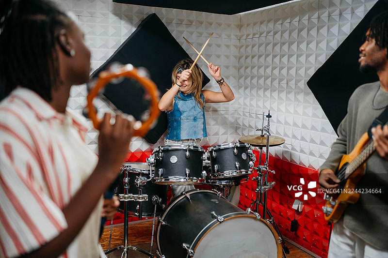 让我们创作一首很棒的歌曲图片素材