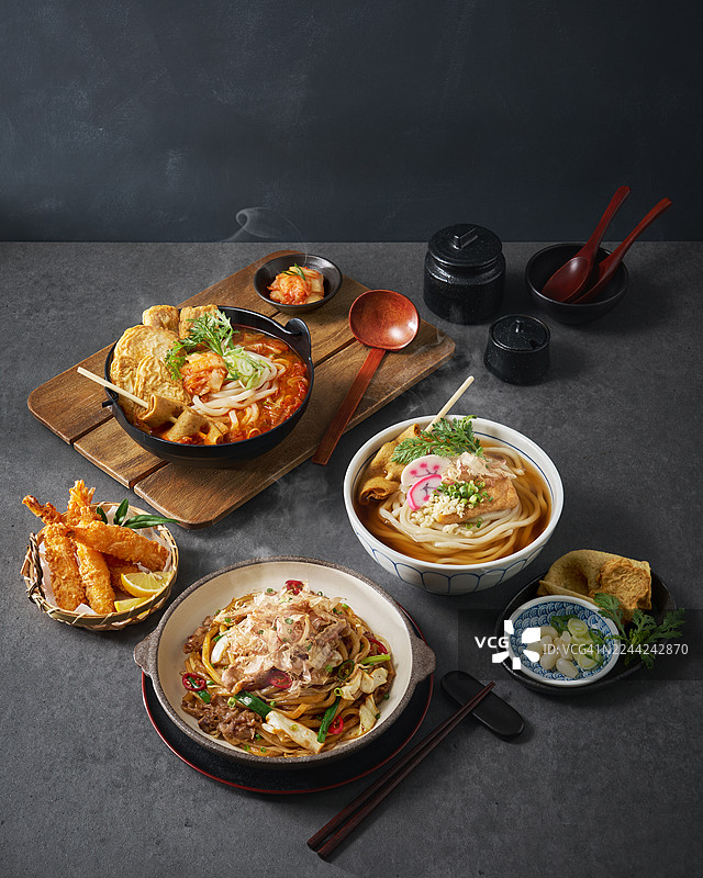 炒乌冬面，泡菜乌冬面图片素材