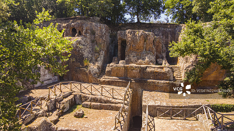 托斯卡纳，索拉诺，伊尔德布兰达伊特鲁里亚古墓图片素材