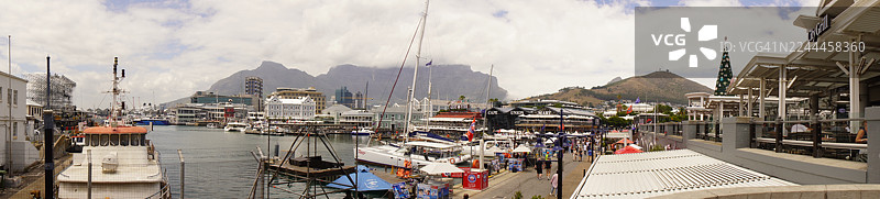 南非开普敦维多利亚与阿尔弗雷德海滨、桌山全景图片素材