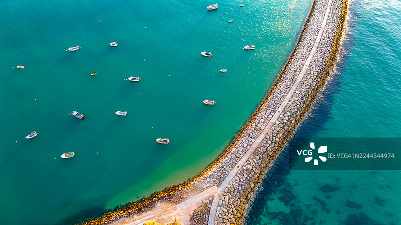 葡萄牙阿尔加维，阿尔布费拉码头的鸟瞰图图片素材