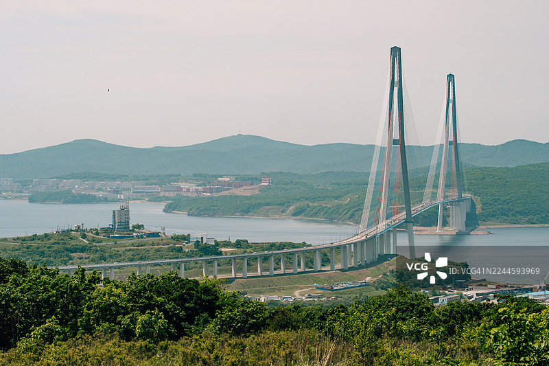 横跨金角湾的俄罗斯大桥，符拉迪沃斯托克图片素材