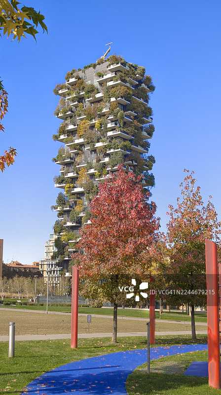 米兰的秋色——新门和树木图书馆公园图片素材