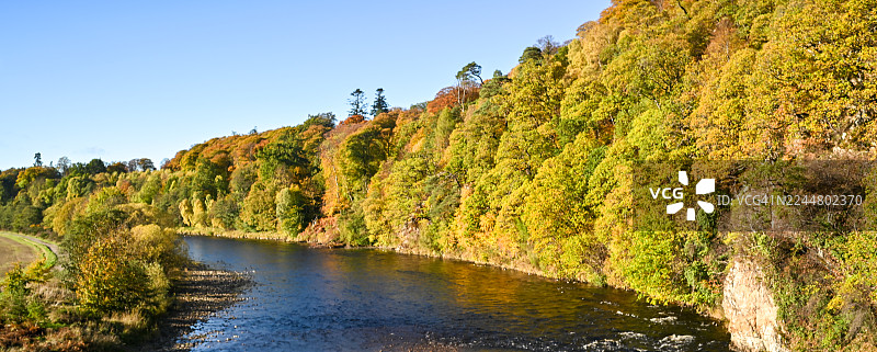 斯佩河上的秋景-莫瑞图片素材