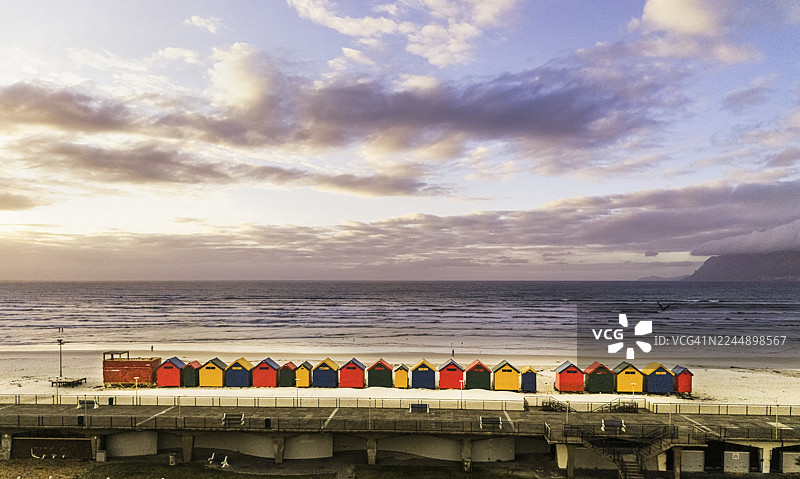 日出时分的米泽伯格海滩，开普敦图片素材