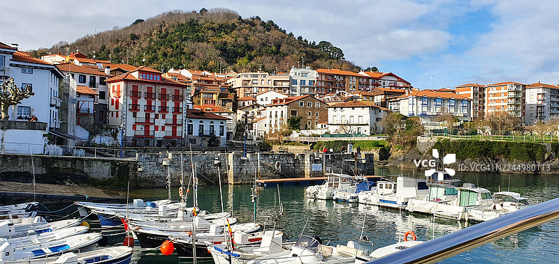 莱凯蒂奥港和城镇图片素材