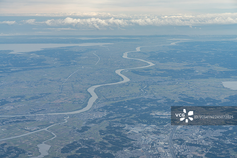 从飞机上俯瞰日本千叶和茨城县的利根川图片素材